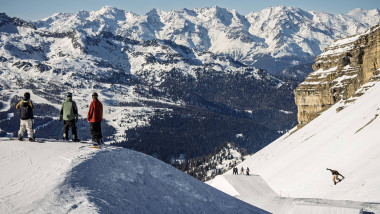 snowboarderi-dolomiti