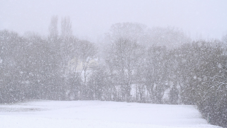 Primele ninsori în țară din acest sezon. Ce sfaturi are Salvamont pentru românii care vor să facă drumeții la munte