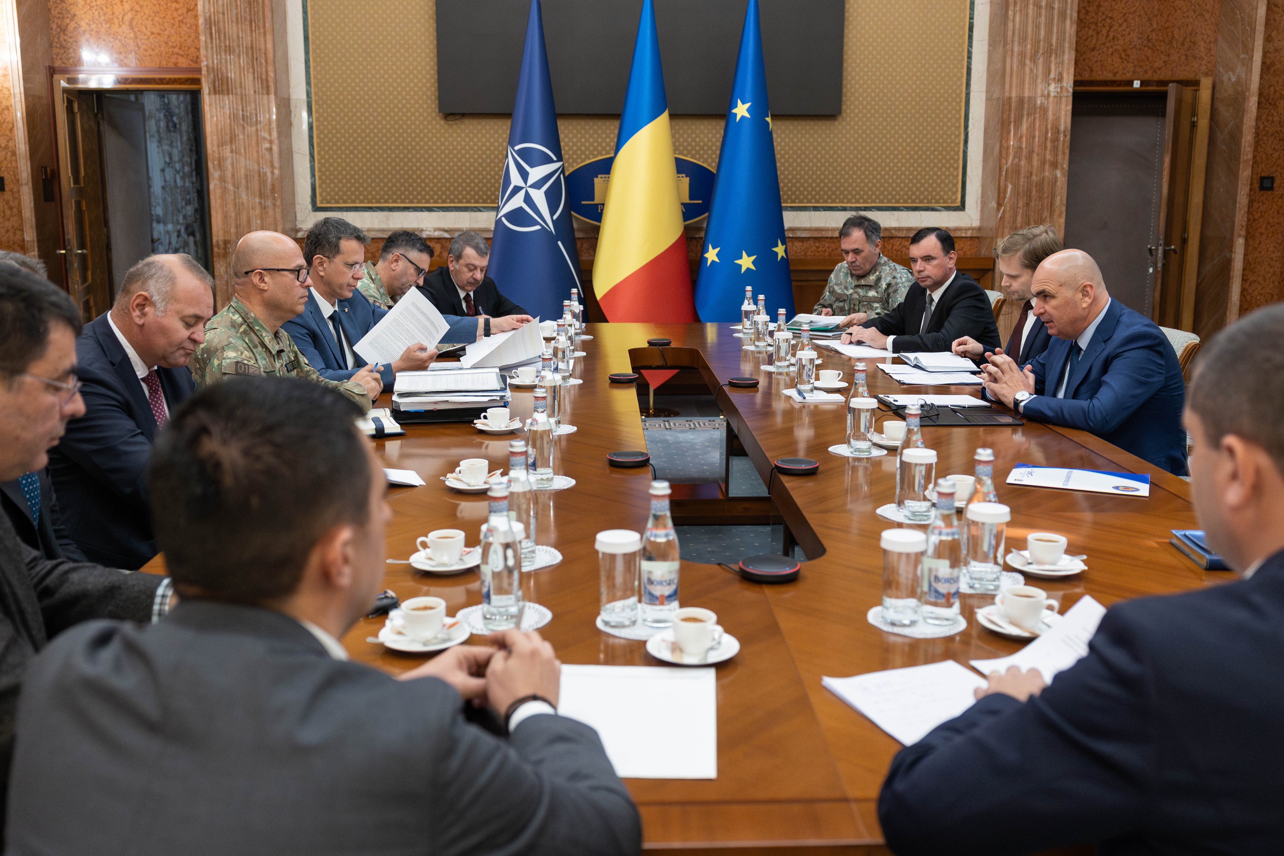 România pregătește proiectele pe apărare care vor fi finanțate prin programul SAFE. Bolojan, discuții cu mai mulți miniștri la Guvern