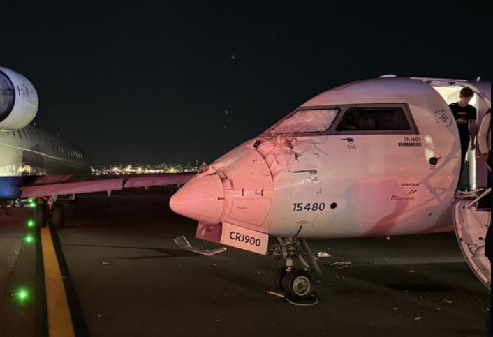 Două avioane s-au ciocnit pe aeroportul LaGuardia din New York, în timp ce unul ateriza, iar celălalt se pregătea de decolare