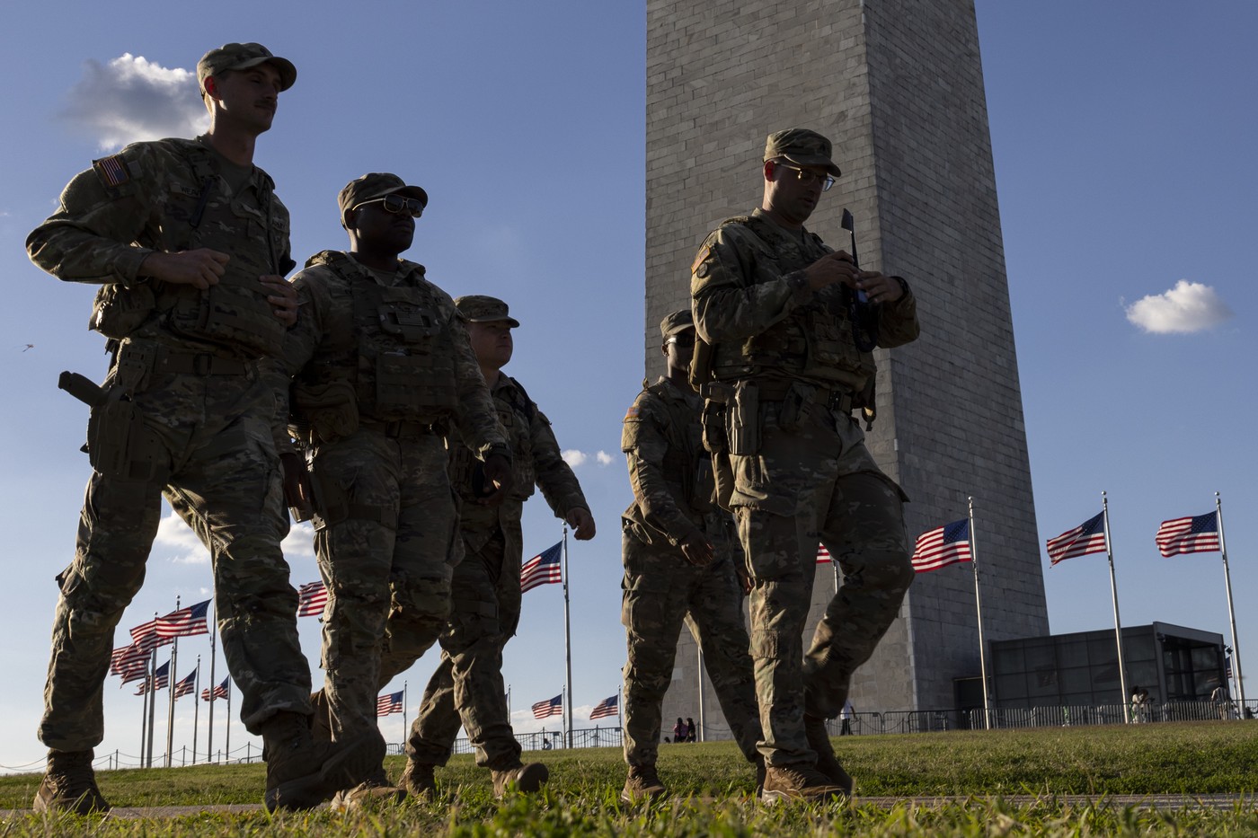 Trump decretează „conflict armat” cu cartelurile drogurilor pe care le numește „organizaţii teroriste”