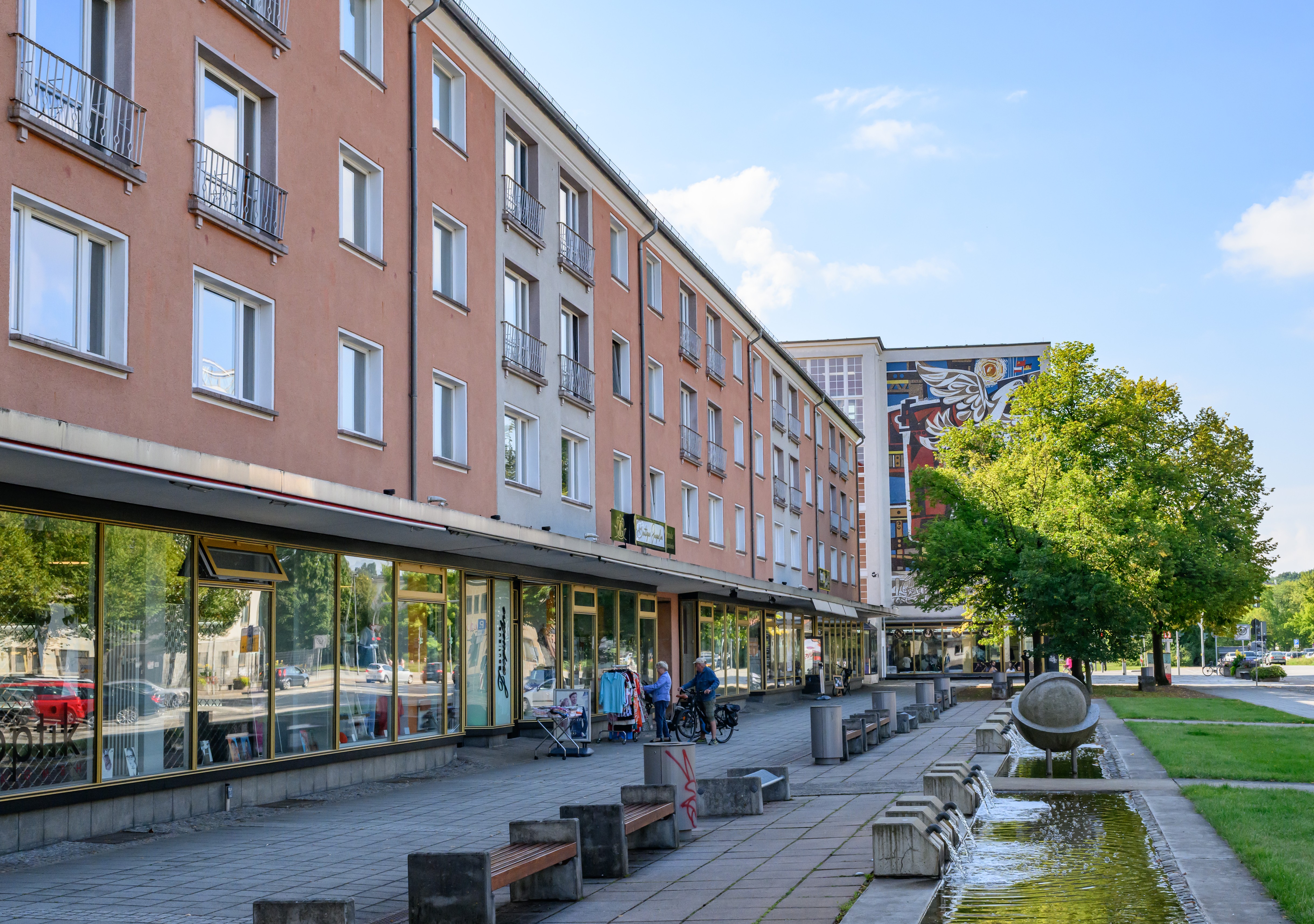 Un orășel din estul Germaniei a devenit laborator de testare pentru inversarea declinului populației. Cum e viața în Eisenhüttenstadt