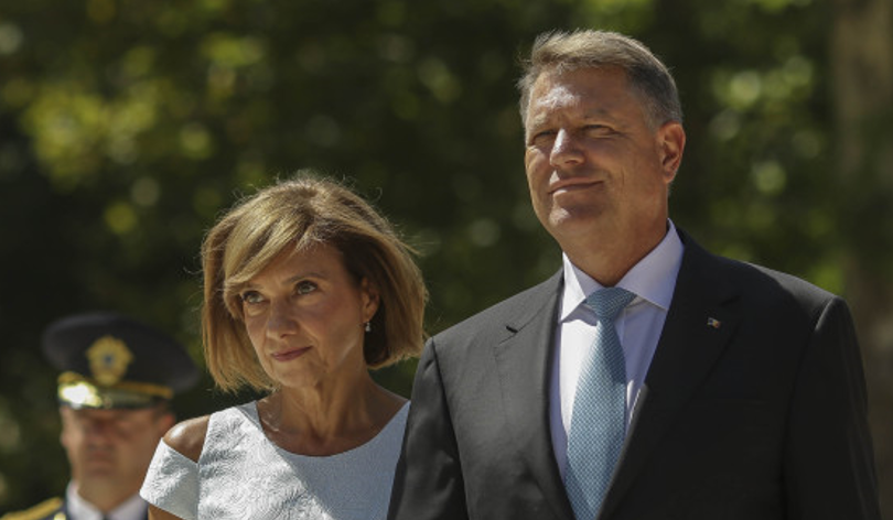 Răsturnare de situație în cazul datoriilor la stat ale soților Iohannis. Decizia Tribunalului Sibiu