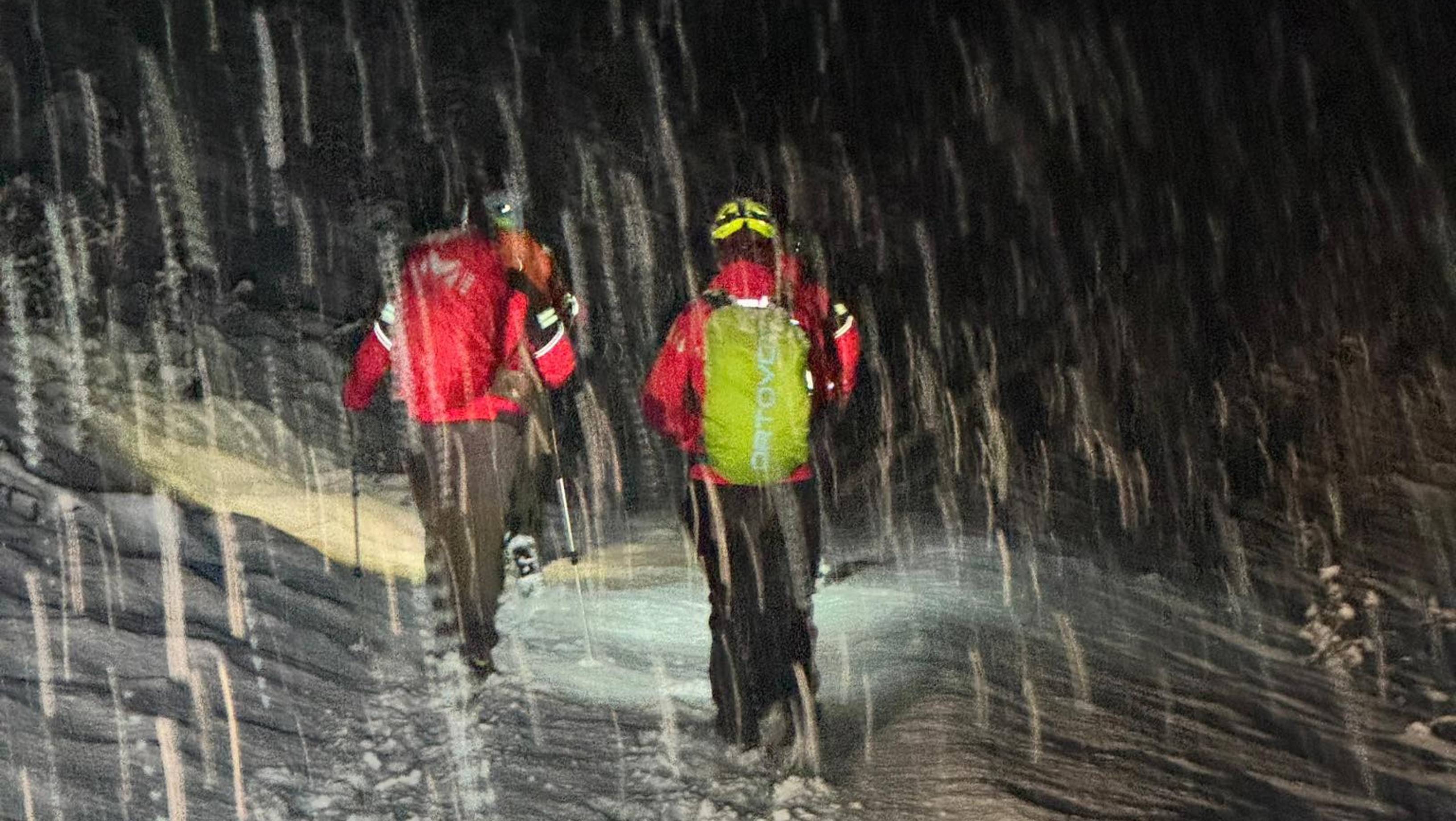 Operațiune de salvare în Munții Bucegi, unde doi turiști au rămas blocați în zăpadă. Intervenție și în Parâng