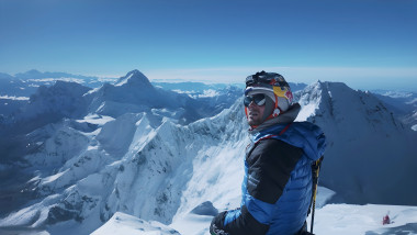 Daredevil skier becomes first in history to conquer Everest WITHOUT oxygen – and then skis down from the summit to base camp
