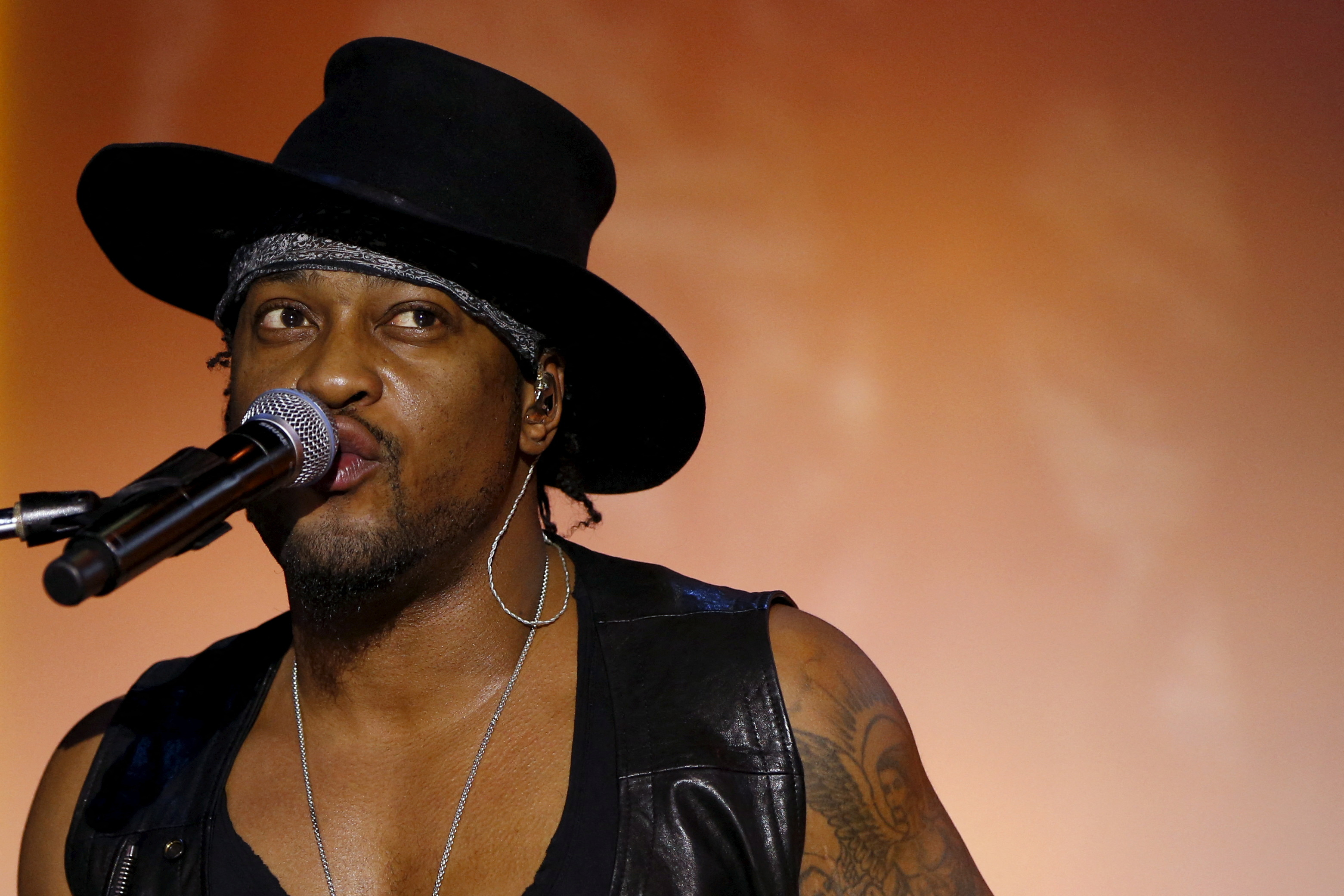Cântărețul american D'Angelo a murit la vârsta de 51 de ani