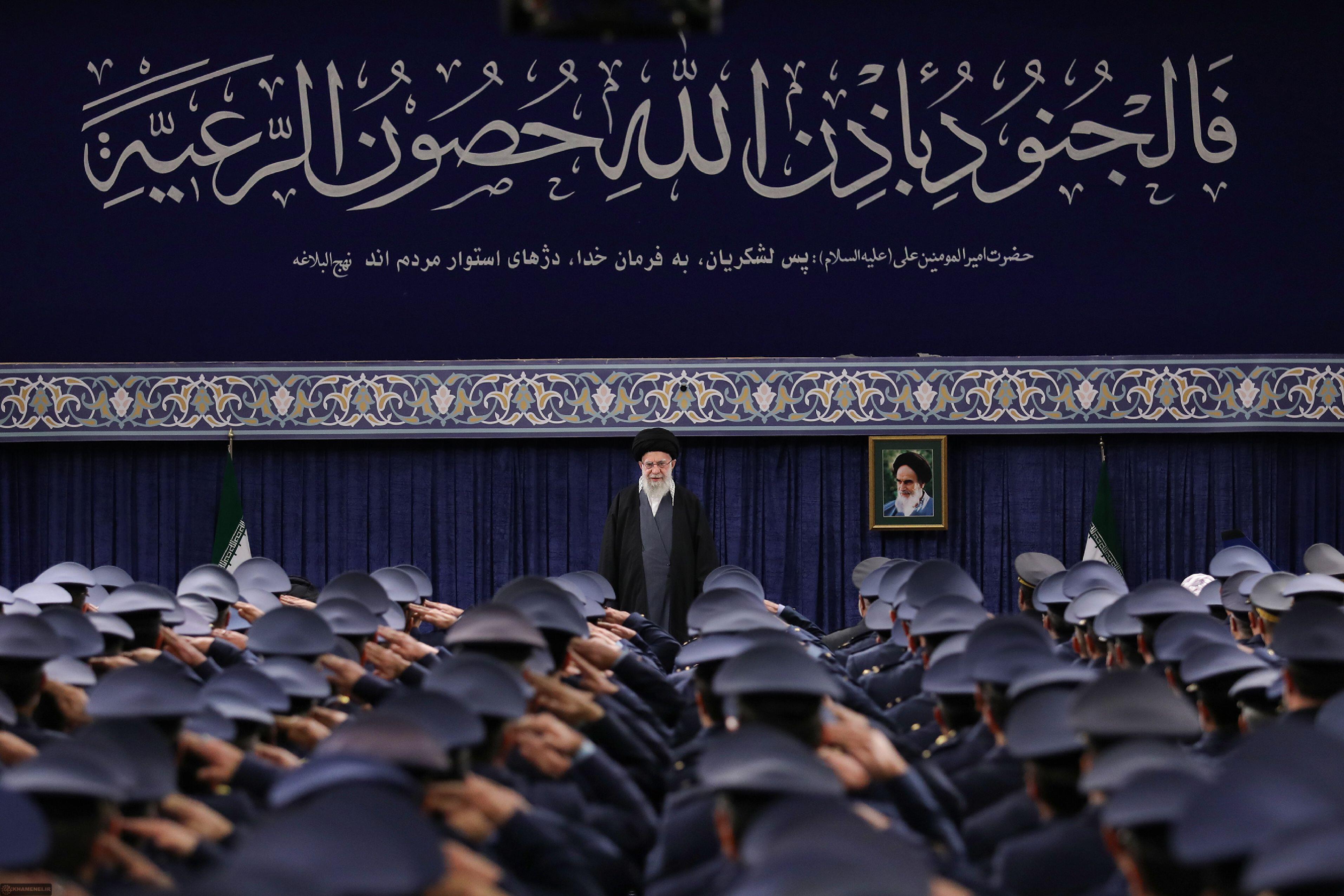 „Toamna ayatollahilor”. Scenariile schimbării în Iran: de la „o nouă Rusie post-sovietică” la „armata cu țară”