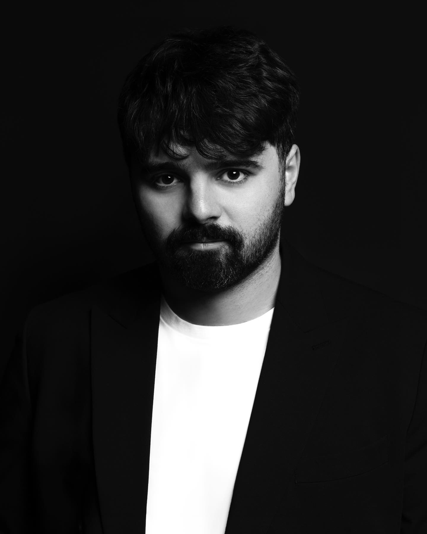Miguel Gane, poetul român care a cucerit Spania, vine azi la Digi24