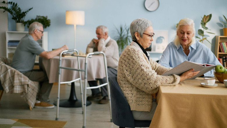 oameni in varsta-centru ingrijire