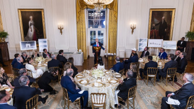 donald trump face cina la casa alba