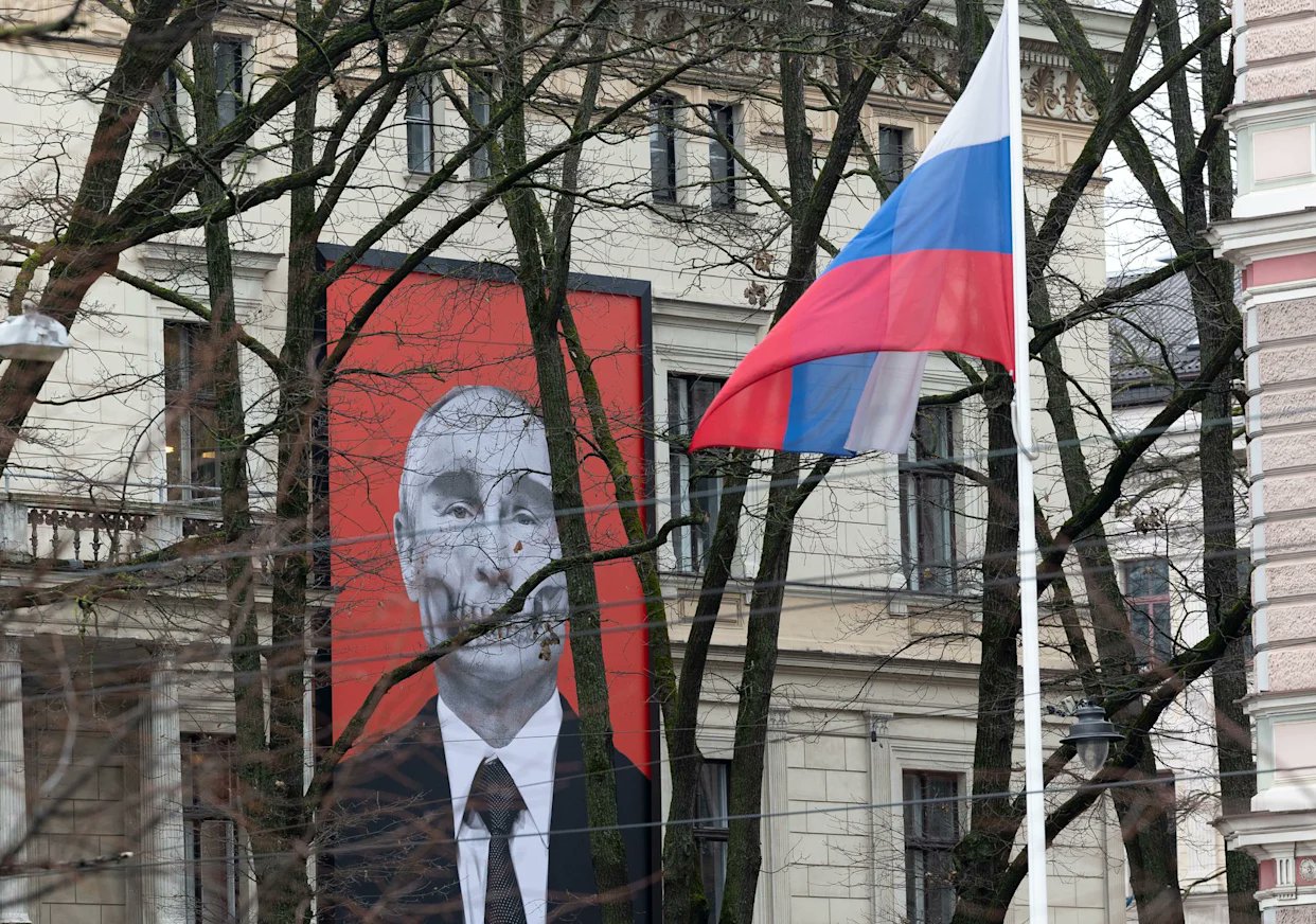 Un rus care trăia în Letonia de 40 de ani, dar nu vorbea letona, a fost expulzat. Alți 800 de rezidenți, pe făraș
