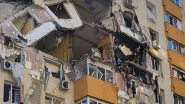 explozie puternica bloc in bucuresti, pereti cazuti de la etaj