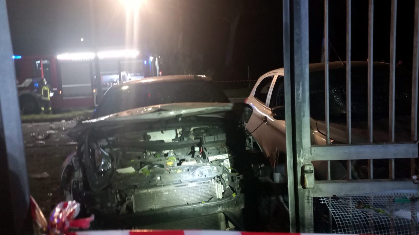 O bombă a explodat sub mașina unui renumit jurnalist de investigație din Italia. Locuința sa a fost, de asemenea, avariată