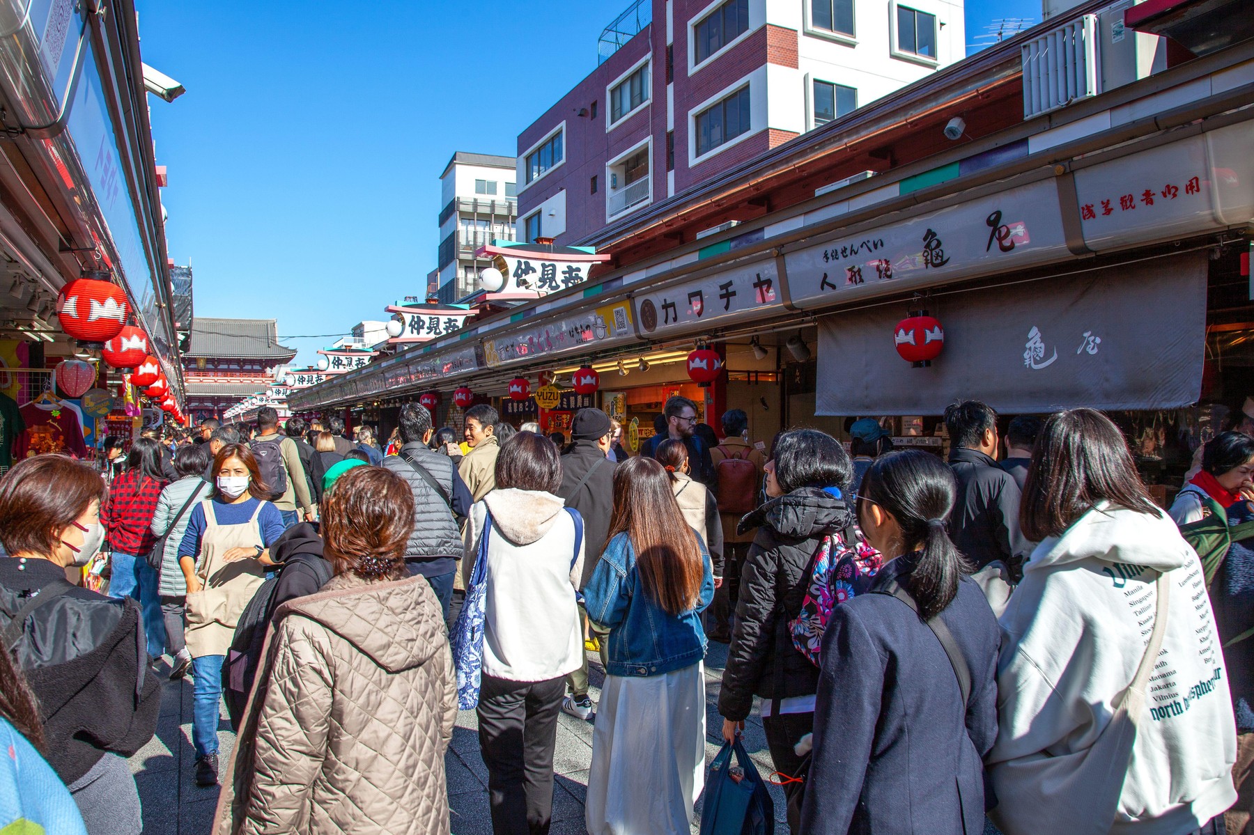 Japonia vrea să mărească taxele de viză pentru turiștii străini, considerate prea mici față de SUA și Europa
