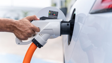 masina electrica la incarcat