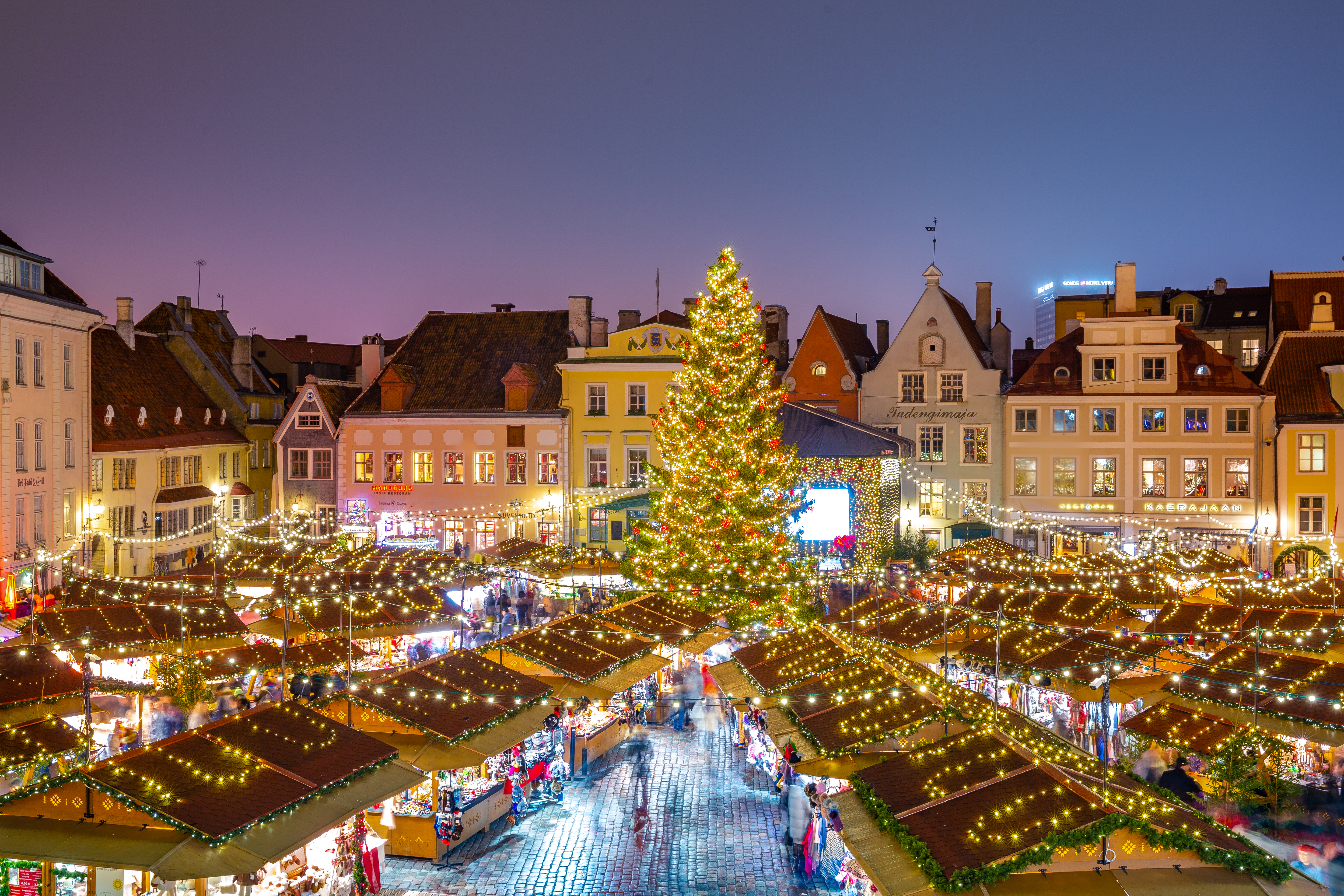 Când se deschid târgurile de Crăciun din Europa și România în 2025. Ce program au în acest an evenimentele festive