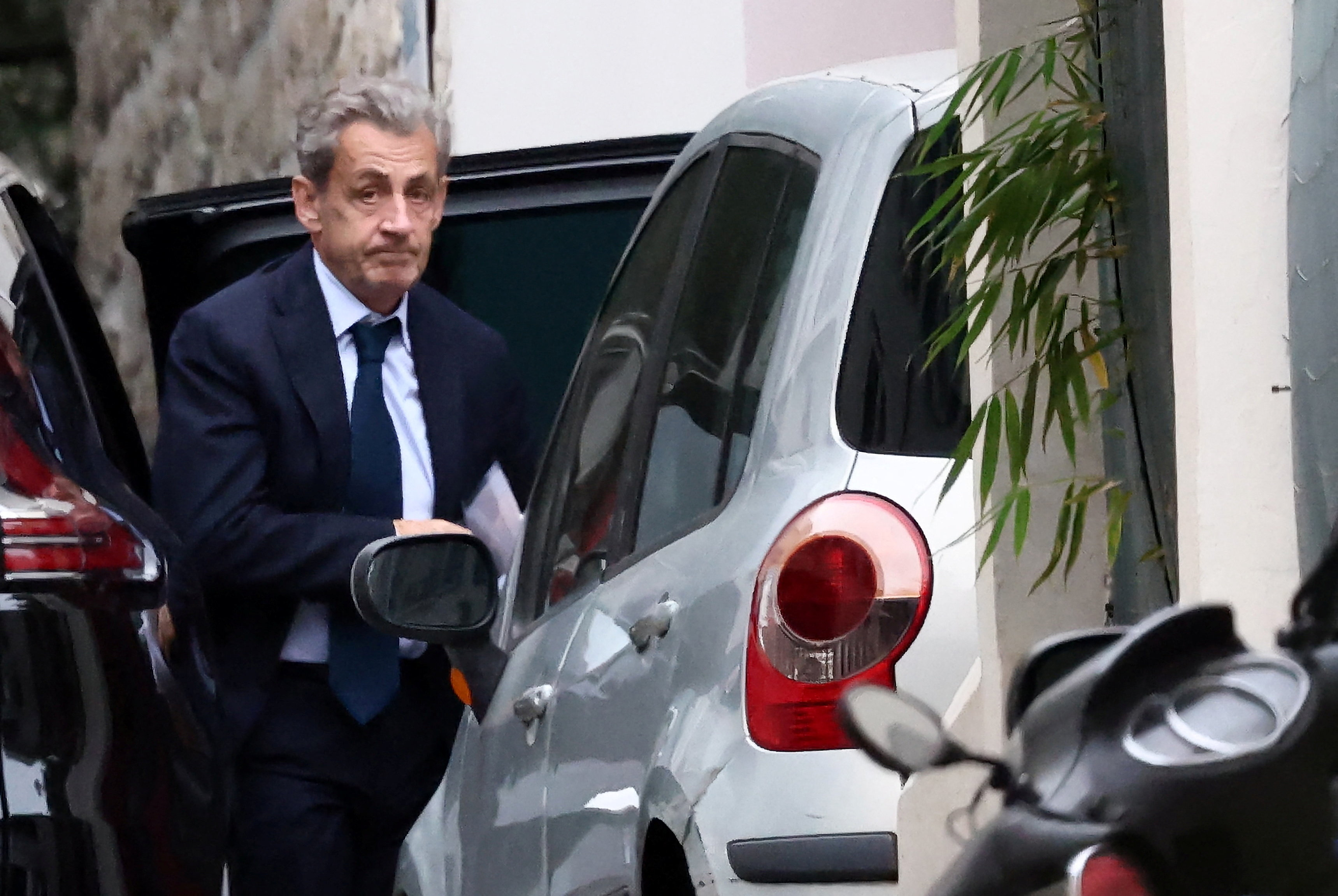 Nicolas Sarkozy se pregătește pentru închisoare și declară că nu îi este frică. Ce planuri are pentru perioada de detenție