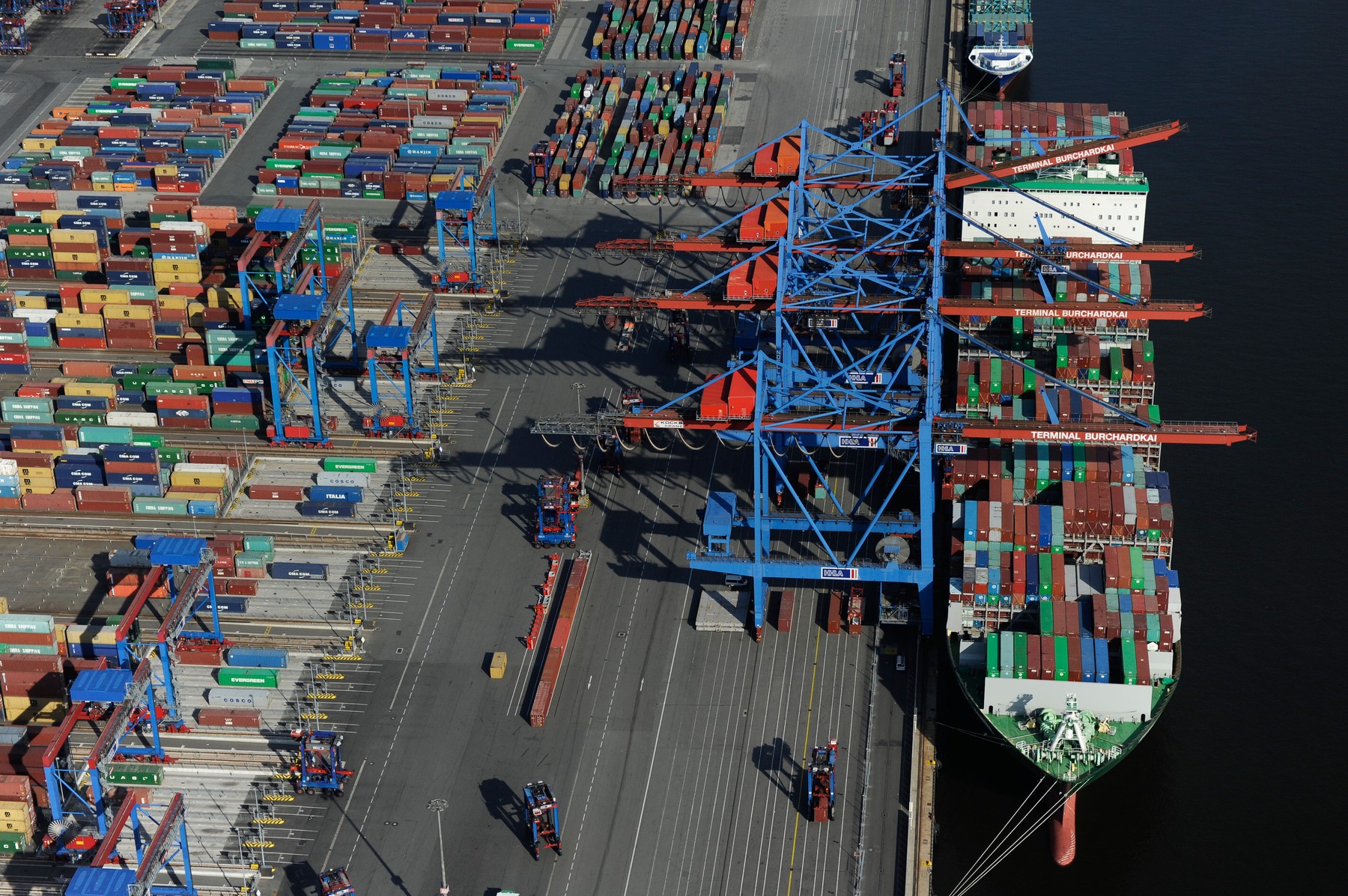 China impune taxe portuare speciale pentru navele americane