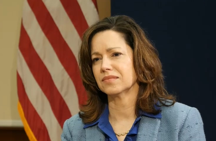 Prof. Elizabeth Edwards-Spalding: Generațiile tinere sunt acum conduse de ceea ce este pe telefonul lor și nu gândesc cu propria minte