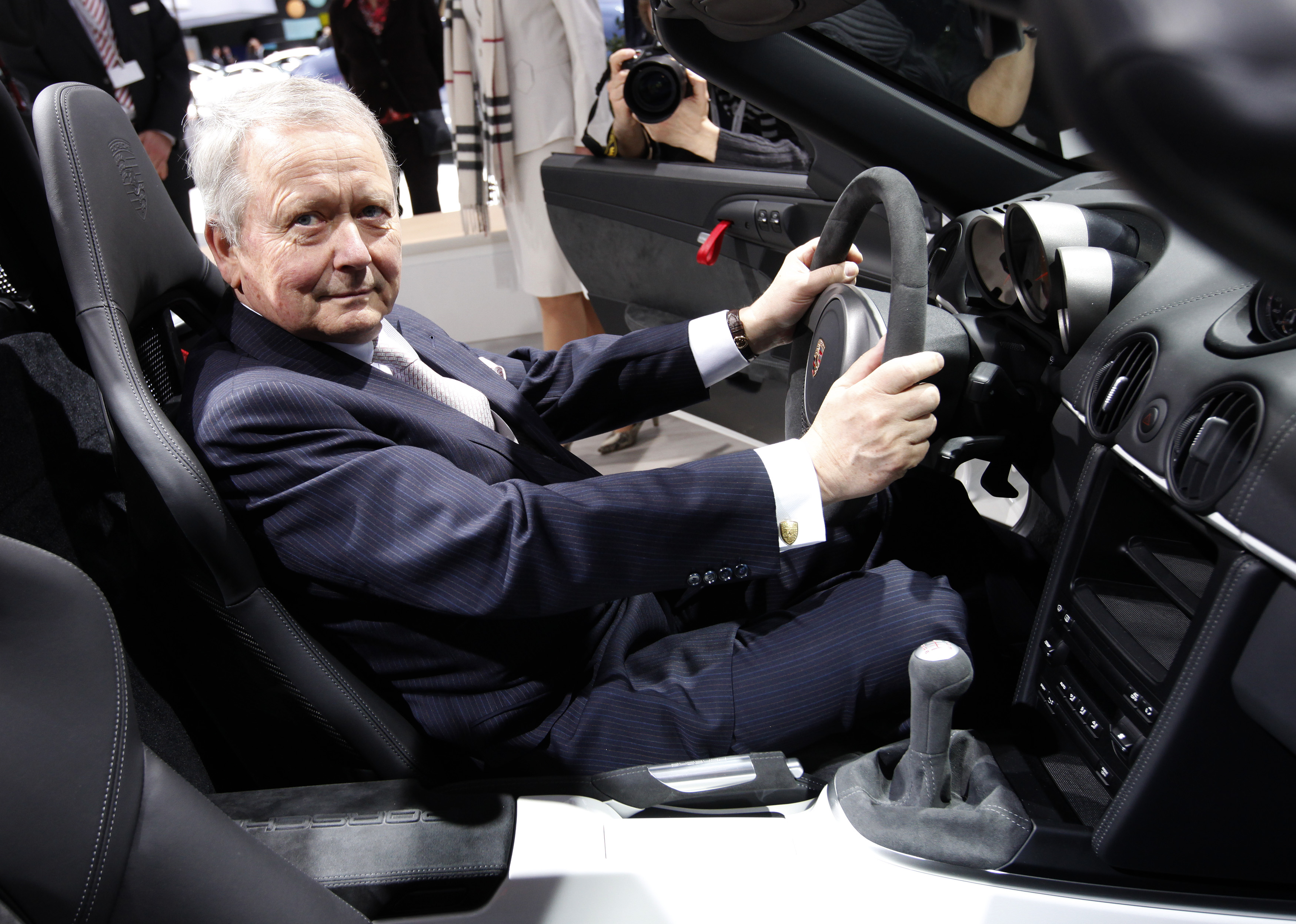 Scandal în Salzburg. Magnatul Porsche sapă un tunel privat spre centru, ca să evite aglomerația în trafic. Localnicii sunt revoltați