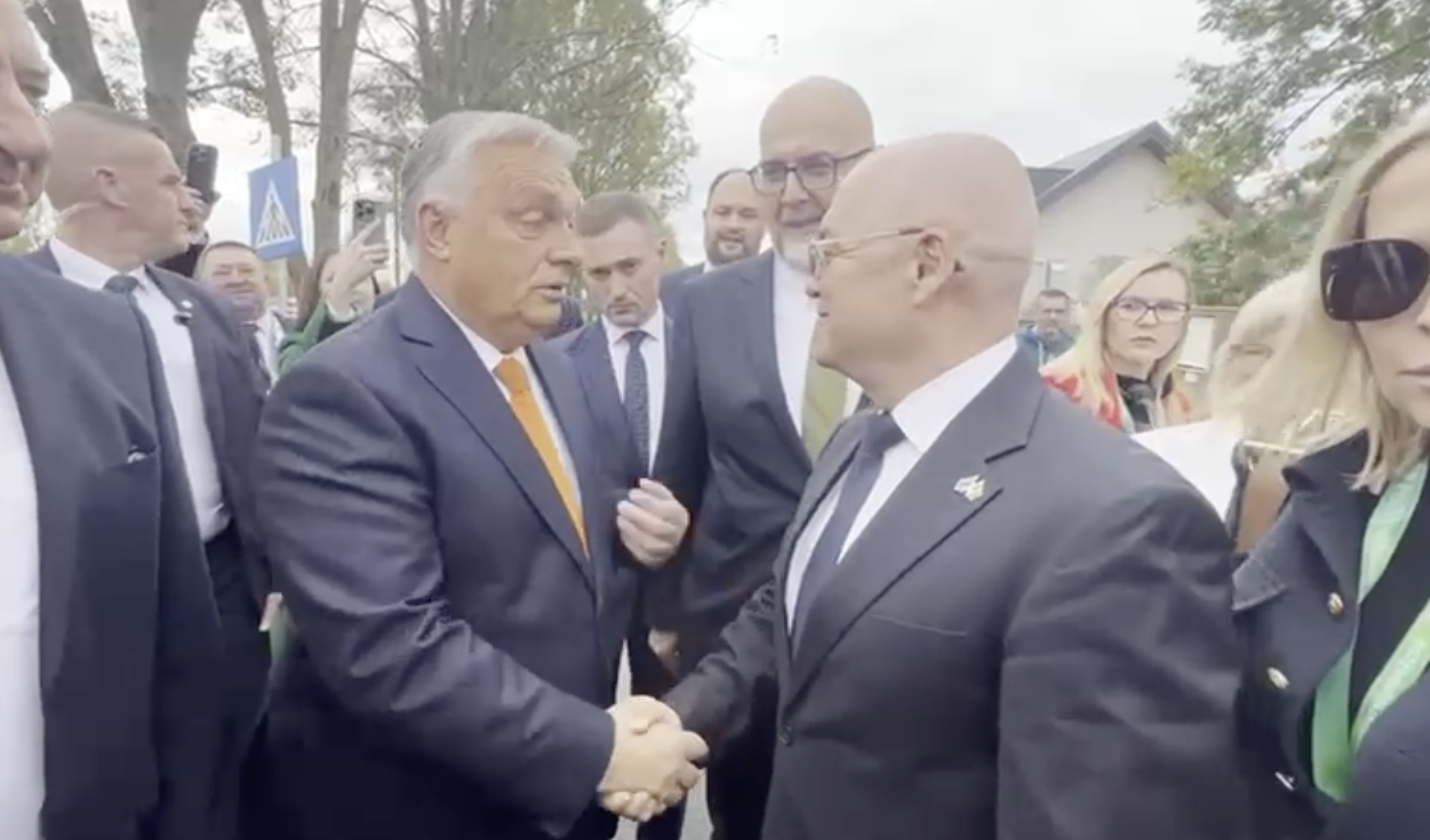 Emil Boc a „dat din coate” să ajungă la Viktor Orban, după Congresul UDMR: „Simțiți-vă liber să veniți oricând la ușa mea”