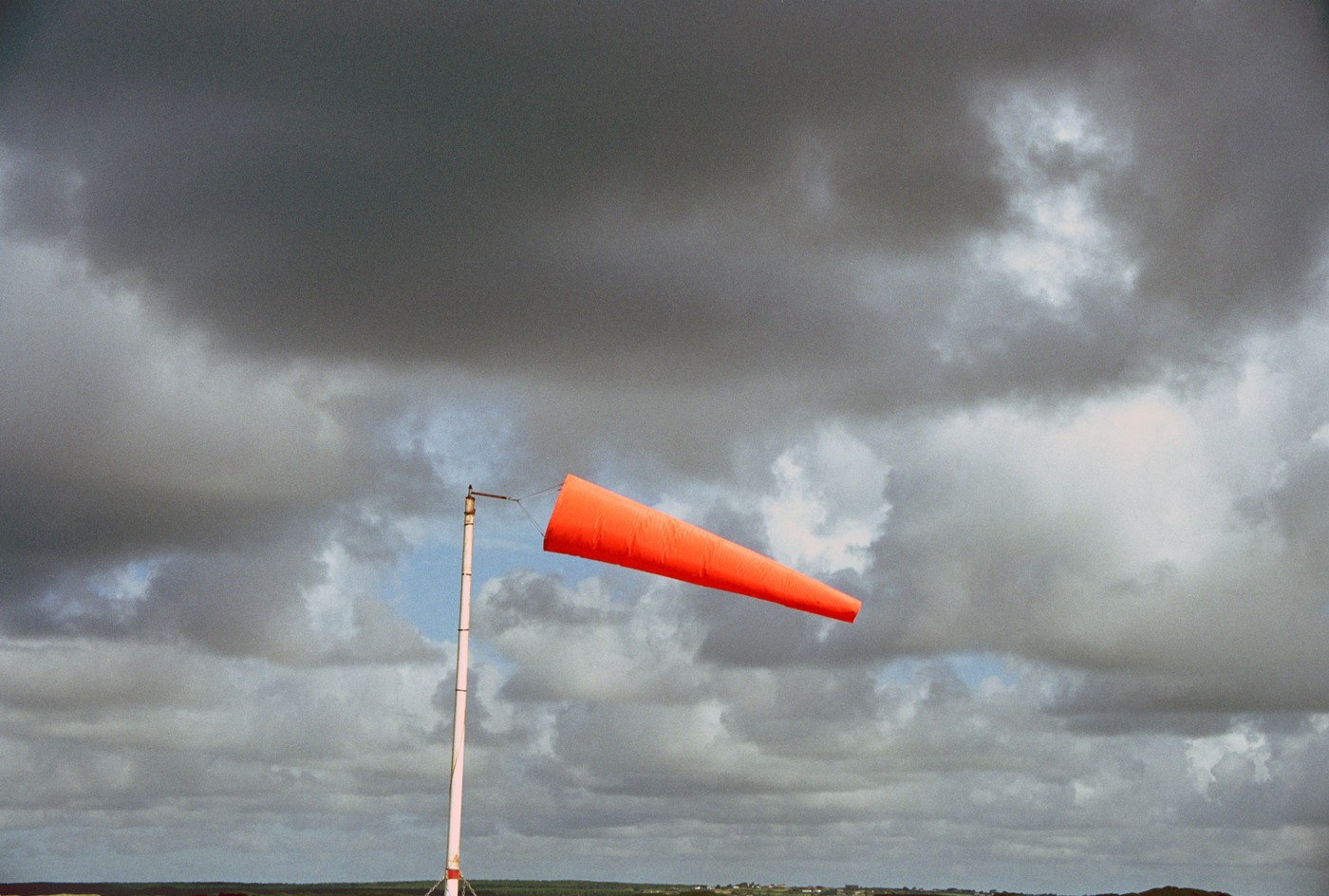 Cod galben de vânt puternic și viscol, în weekend. Val de aer polar peste România de săptămâna viitoare