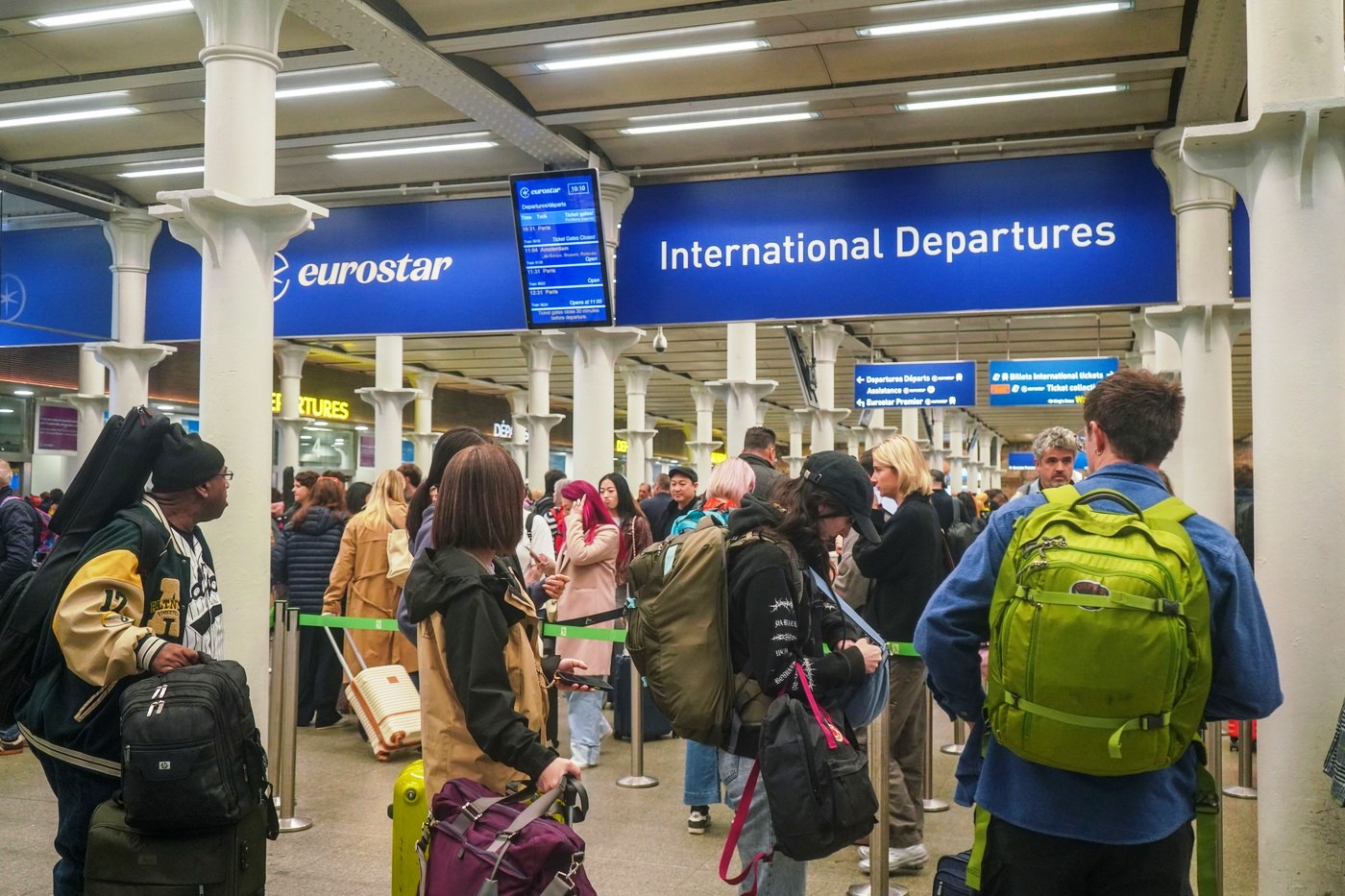 Britanicii vor fi fotografiați și amprentați la intrarea în spațiul Schengen, începând de duminică