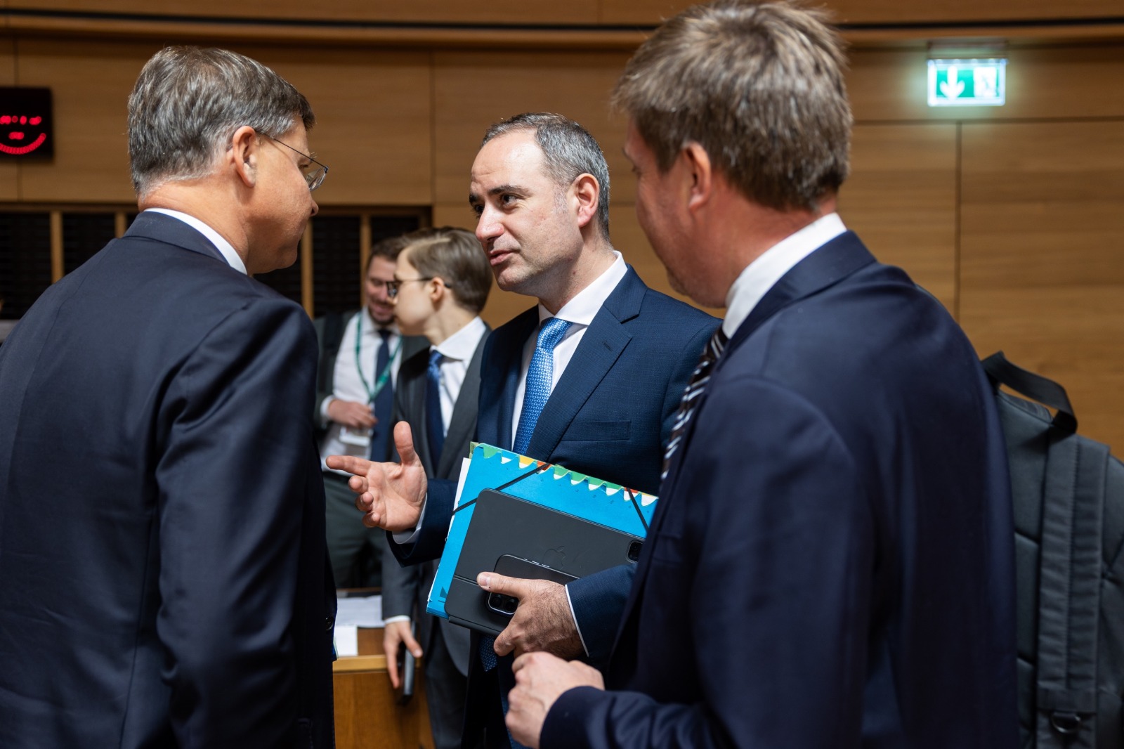 România își explică deficitul la Bruxelles. Ce înseamnă reuniunea ECOFIN pentru PNRR și banii europeni