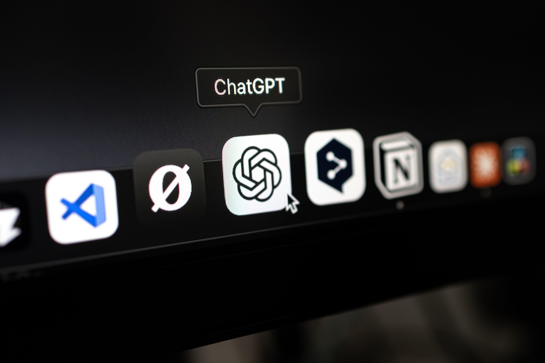 Modelul de inteligență artificială ChatGPT este acuzat că a indus utilizatorii la delir sau chiar sinucidere