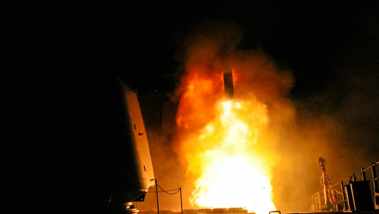 racheta Tomahawk lansata de pe nava