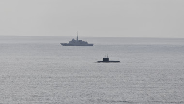Un submarin rusesc a ieşit la suprafaţă în largul coastelor Bretaniei.