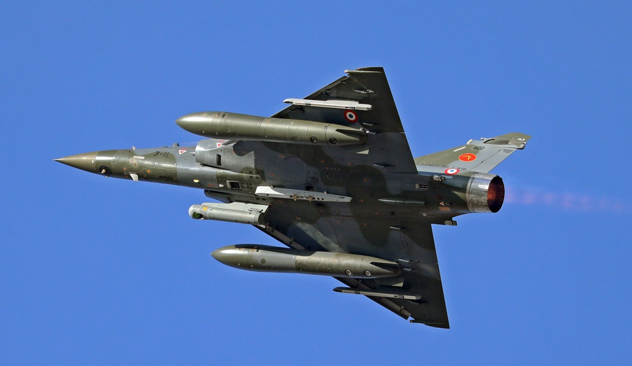 Macron anunţă că Franţa va livra Ucrainei noi rachete Aster şi avioane de luptă Mirage