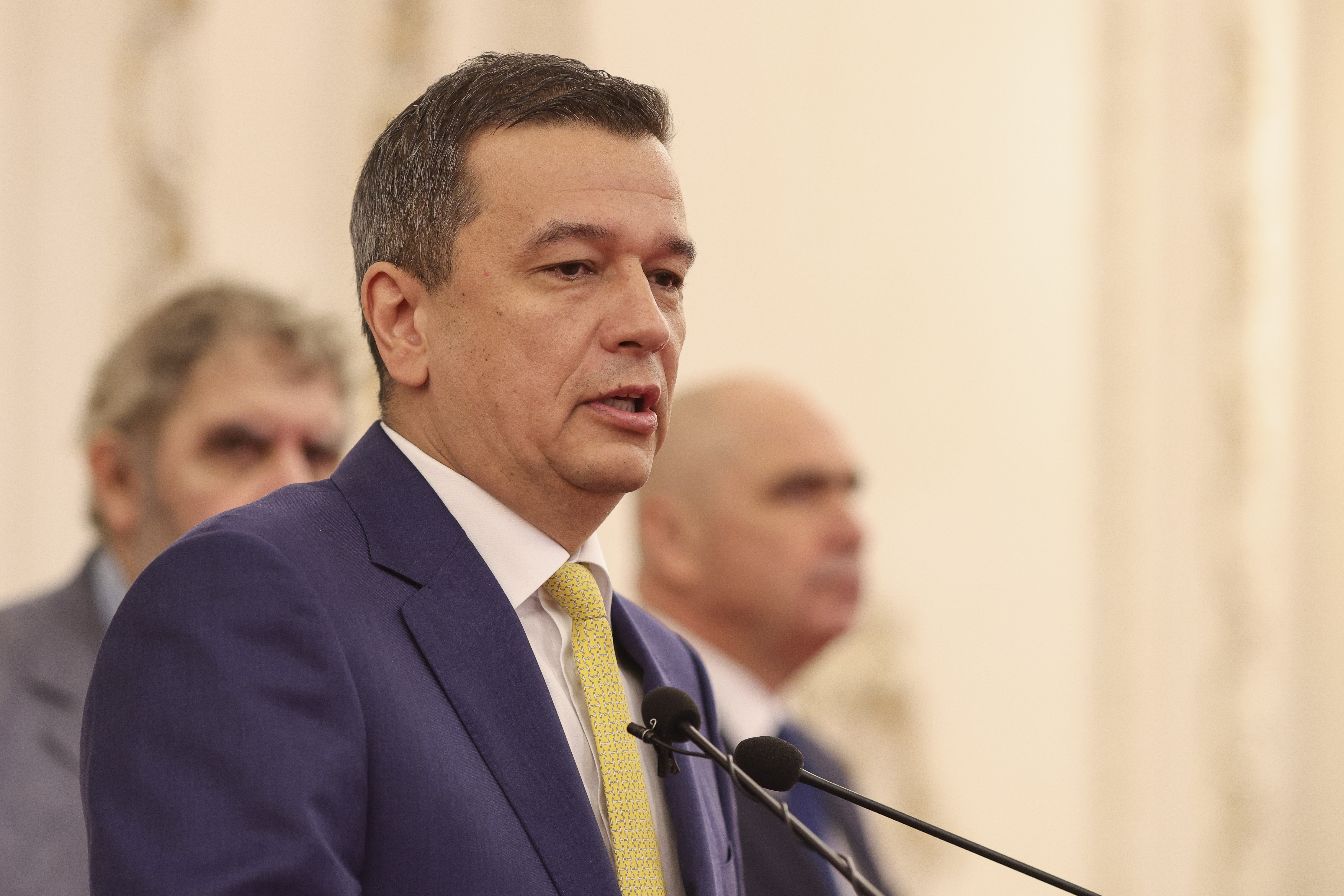 Grindeanu, mesaj de ziua Armatei: Are nevoie de investiții serioase și de o salarizare demnă pentru a-și îmbunătăți performanțele