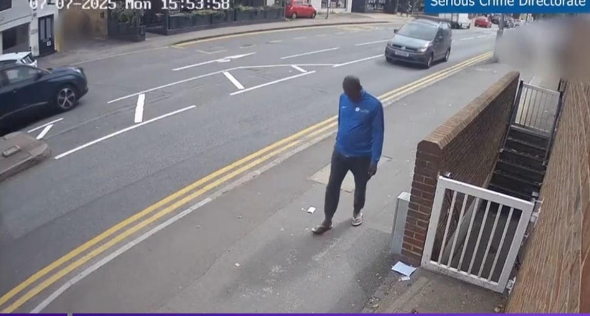 Alertă în Marea Britanie, după o eroare uriașă a Poliției: Este căutat un deținut care a fost eliberat din greșeală
