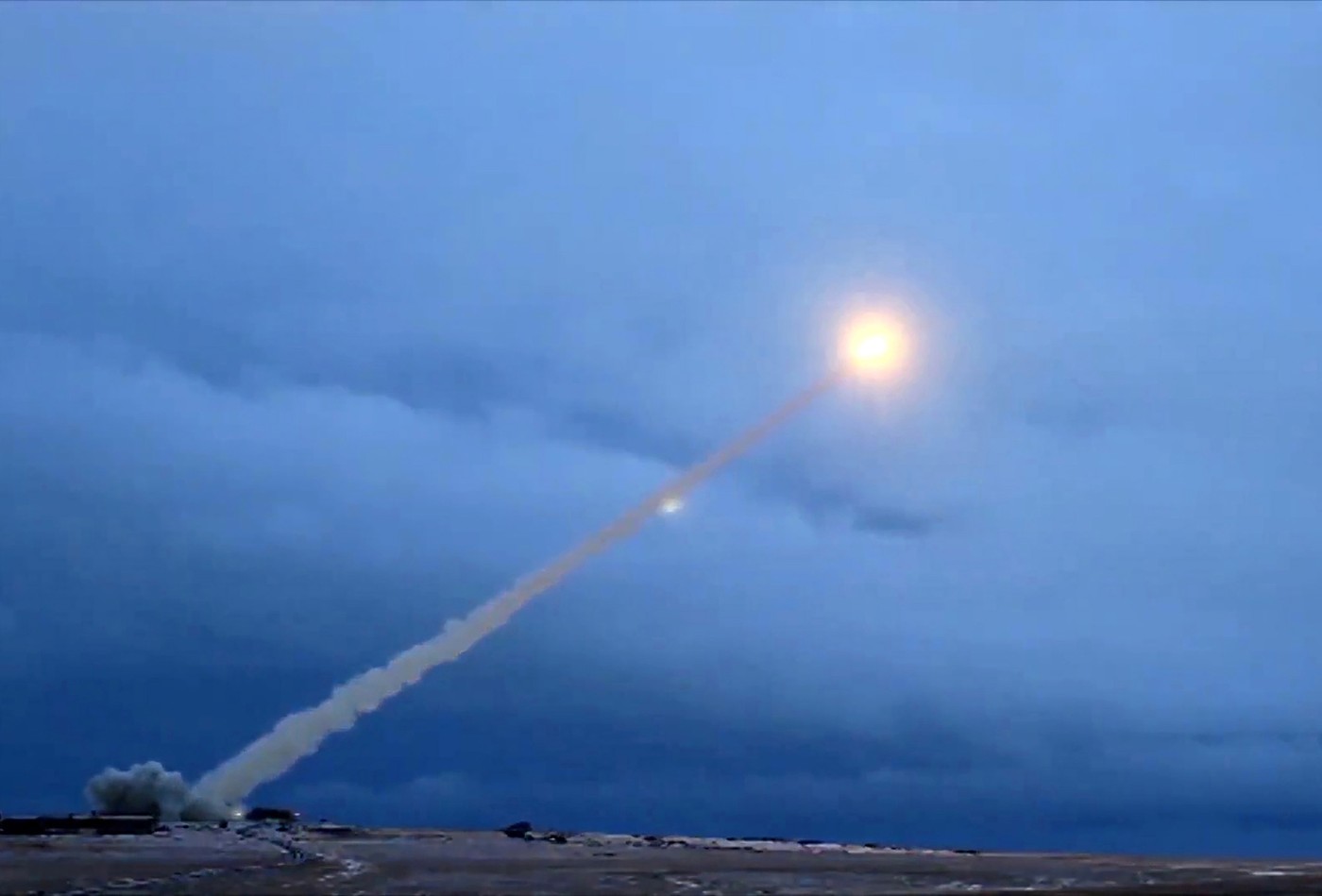 Putin a testat o nouă rachetă de croazieră „invincibilă”, cu propulsie nucleară. Ce poate să facă „Burevestnik”