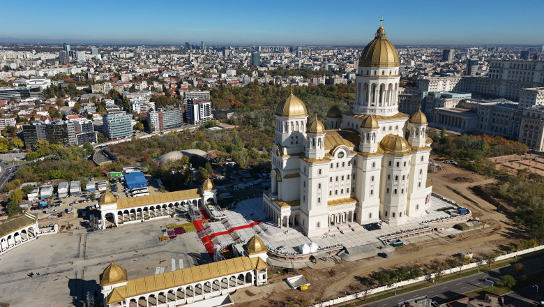 Catedrala Națională este deschisă de astăzi pentru perioada sărbătorilor. Care e programul vizitării