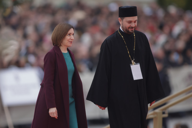 BUCURESTI - CATEDRALA MANTUIRII NEAMULUI - SFINTIRE PICTURA - 26