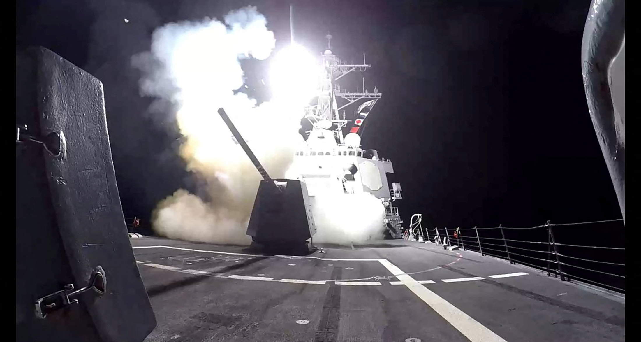 O altă navă de război americană, USS Gravely, a sosit pentru exerciţii în Trinidad-Tobago, foarte aproape de Venezuela