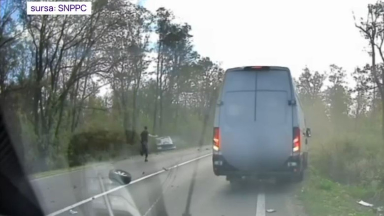 VIDEO  Un polițist aflat în timpul liber a fost salvator pentru victimele unui accident din Mehedinți. Momentul, surprins de o cameră de bord