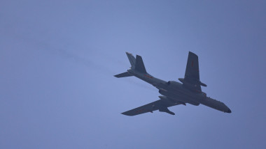 bombardier-chinez-H-6K-in zbor