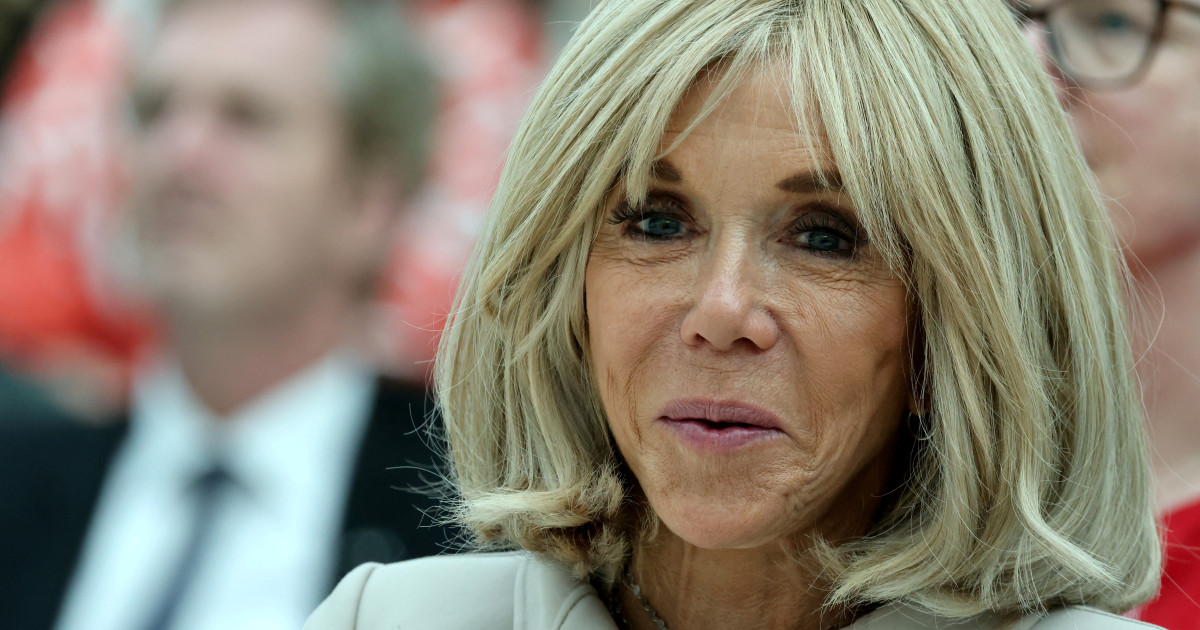 Zece persoane judecate pentru hărțuire online a lui Brigitte Macron
