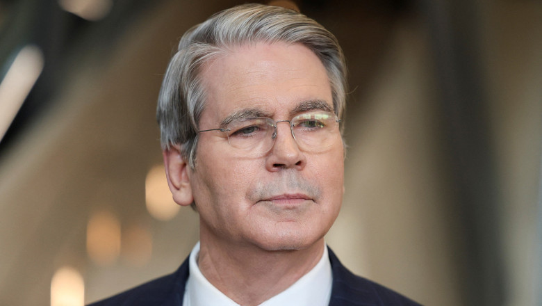 Secretarul american al Trezoreriei îl ironizează pe trimisul lui Putin. „Propagandist rus”