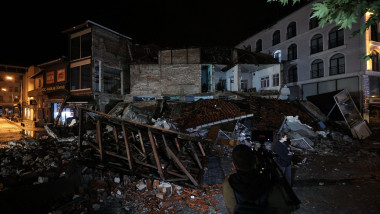 6.1 magnitude earthquake strikes western Turkiye