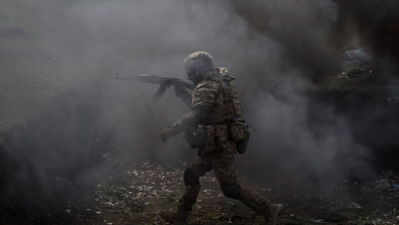 Kremlinul amenință să „distrugă” trupele străine care luptă pentru Kiev: „Armata noastră își face treaba”