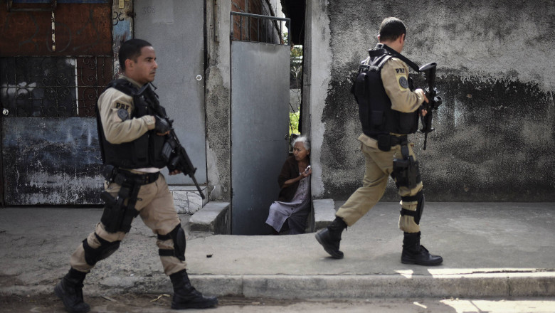 VIDEO  Operațiunea antidrog în Rio de Janeiro, cu aproape 2.500 de agenți mobilizați: cel puțin „18 criminali neutralizați”