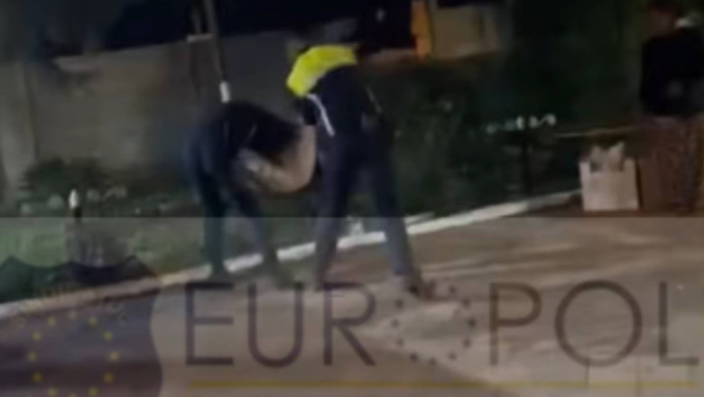 VIDEO  Polițistă din Slatina, păruită în timpul unei intervenții. Sindicatul Europol acuză șefii IPJ Olt de o încercare de mușamalizare