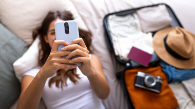 turista care pleaca in vacanta