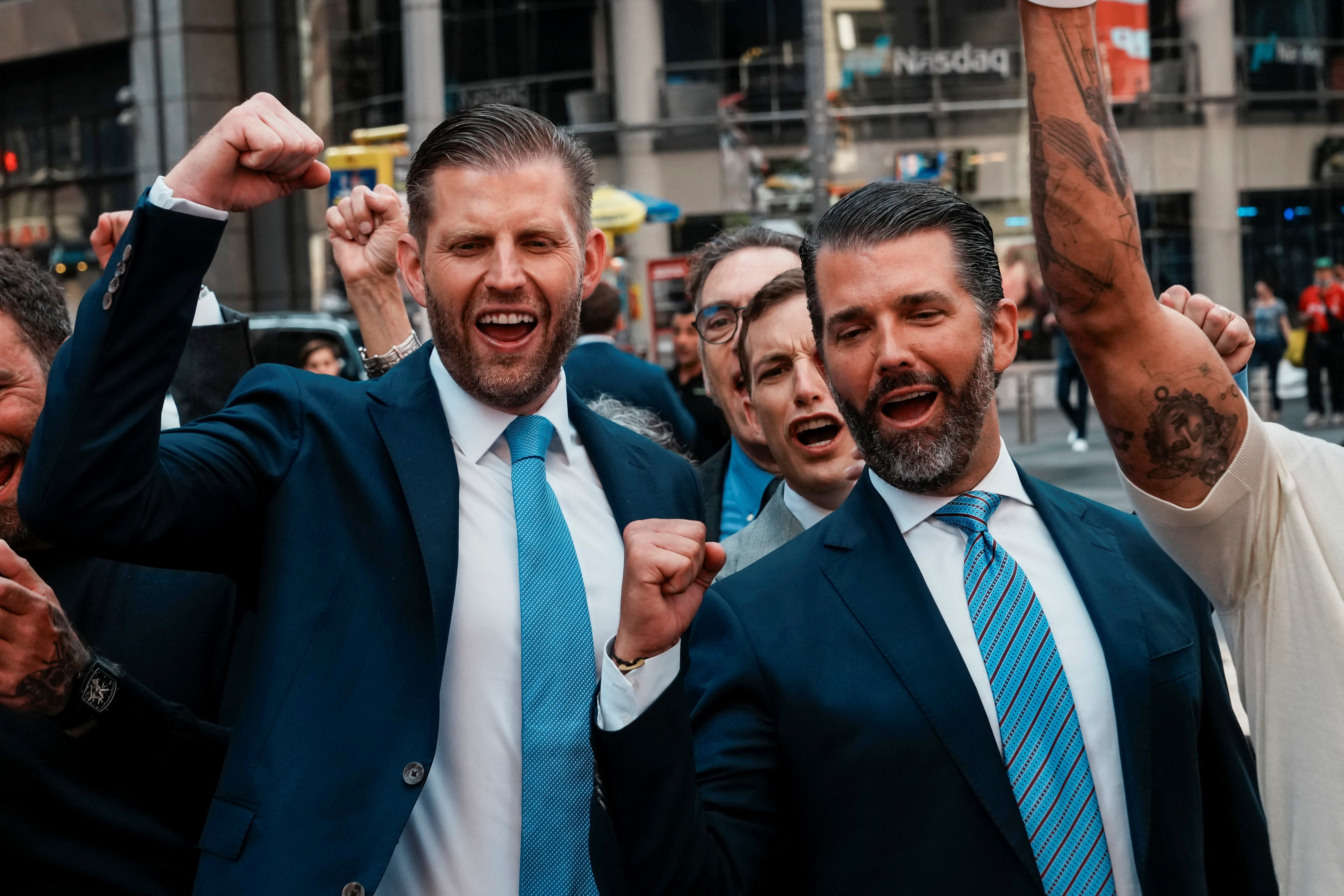 Dezvăluiri despre mașinăria de făcut bani din criptomonede a familiei Trump. Cât de important e numele președintelui SUA în afacere