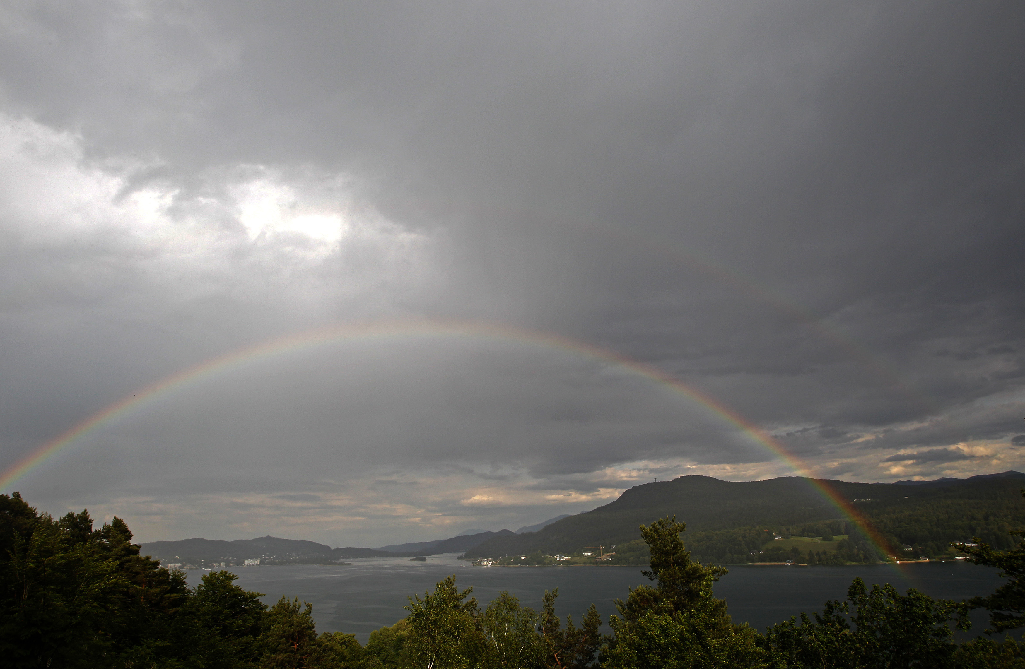 Una dintre cele mai frumoase și bogate țări din Europa caută lucrători, inclusiv români. Salariile sunt de peste 20,000 de euro pe an