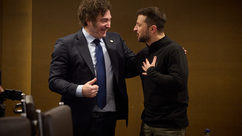 Volodimir Zelenski l-a invitat pe Javier Milei în Ucraina, după victoria partidului președintelui argentinian în alegerile parlamentare